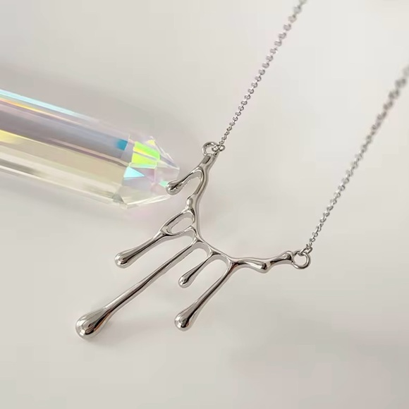 Melting Metal Dripping Droplet Blood Liquid Water Goth Edgy Vamp Two Way Pendant - Picture 3 of 16